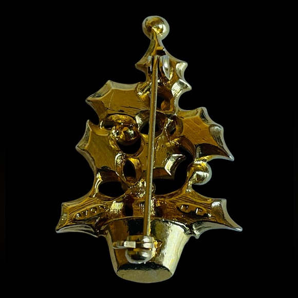 Vintage Signed AVON Goldtone Holly Berry Christmas Tree Pin Brooch - Picture 3 of 5
